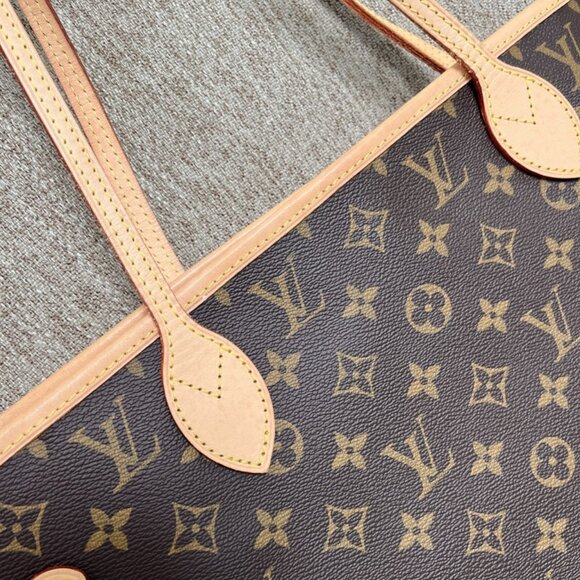 Louis Vuitton Neverfull Medium Underarm Shoulder Bag - Picture 3 of 6